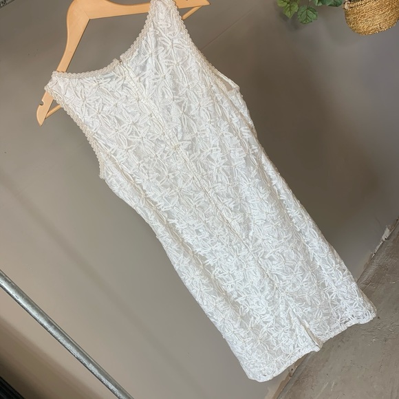 SCALA Ivory Lace pencil dress - Picture 2 of 5